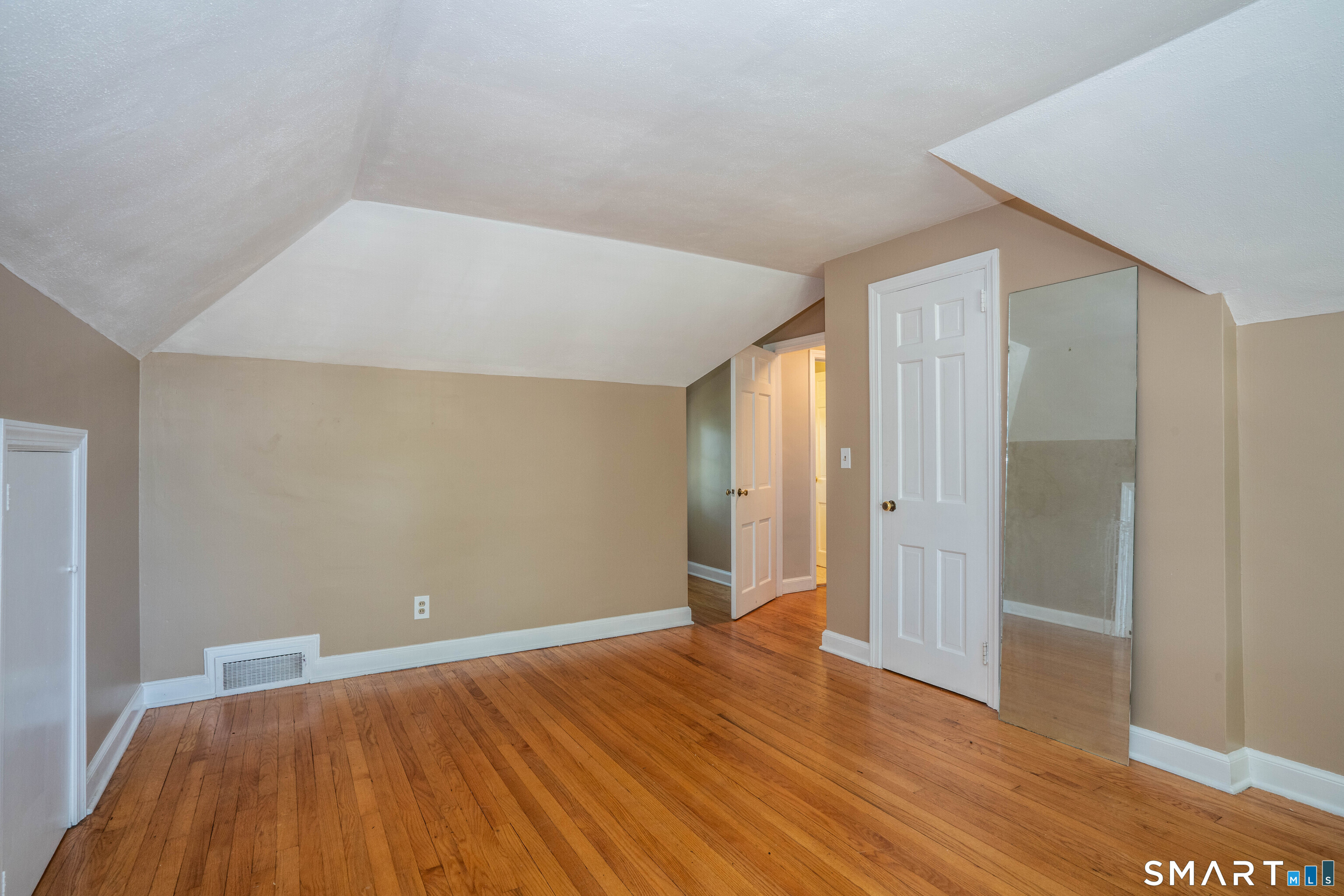 28 Whiting Lane West Hartford CT 06119
