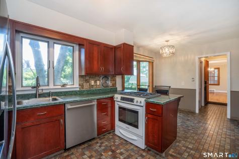 28 Whiting Lane West Hartford CT 06119