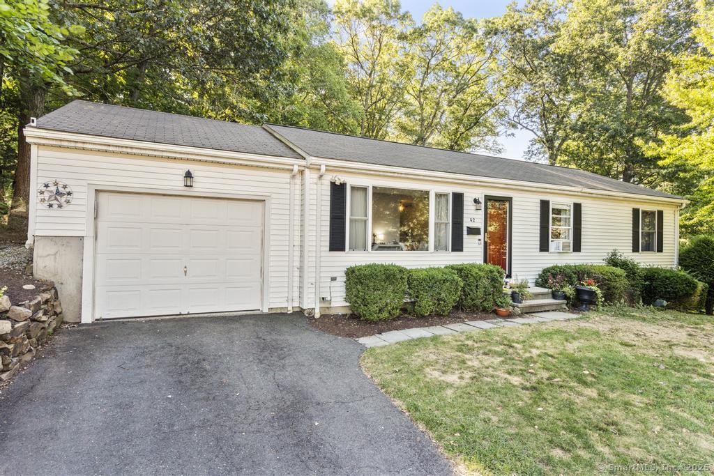 42 Fairwood Farms Drive West Hartford CT 06107