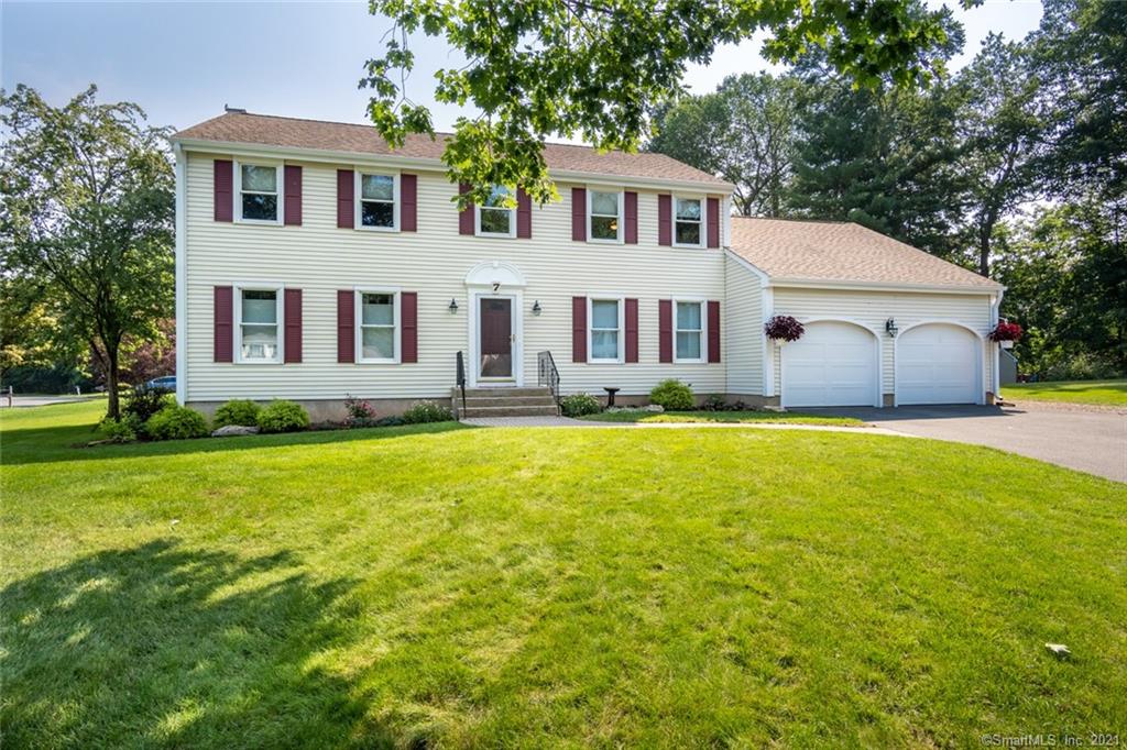 7 Woodhaven Circle South Windsor CT 06074