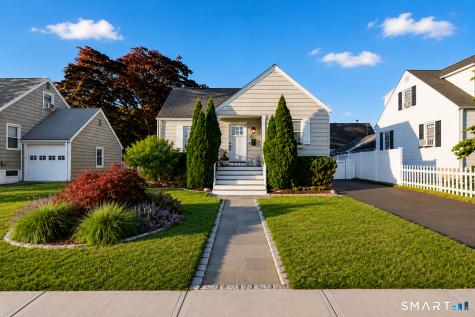 427 Reef Road Fairfield CT 06824