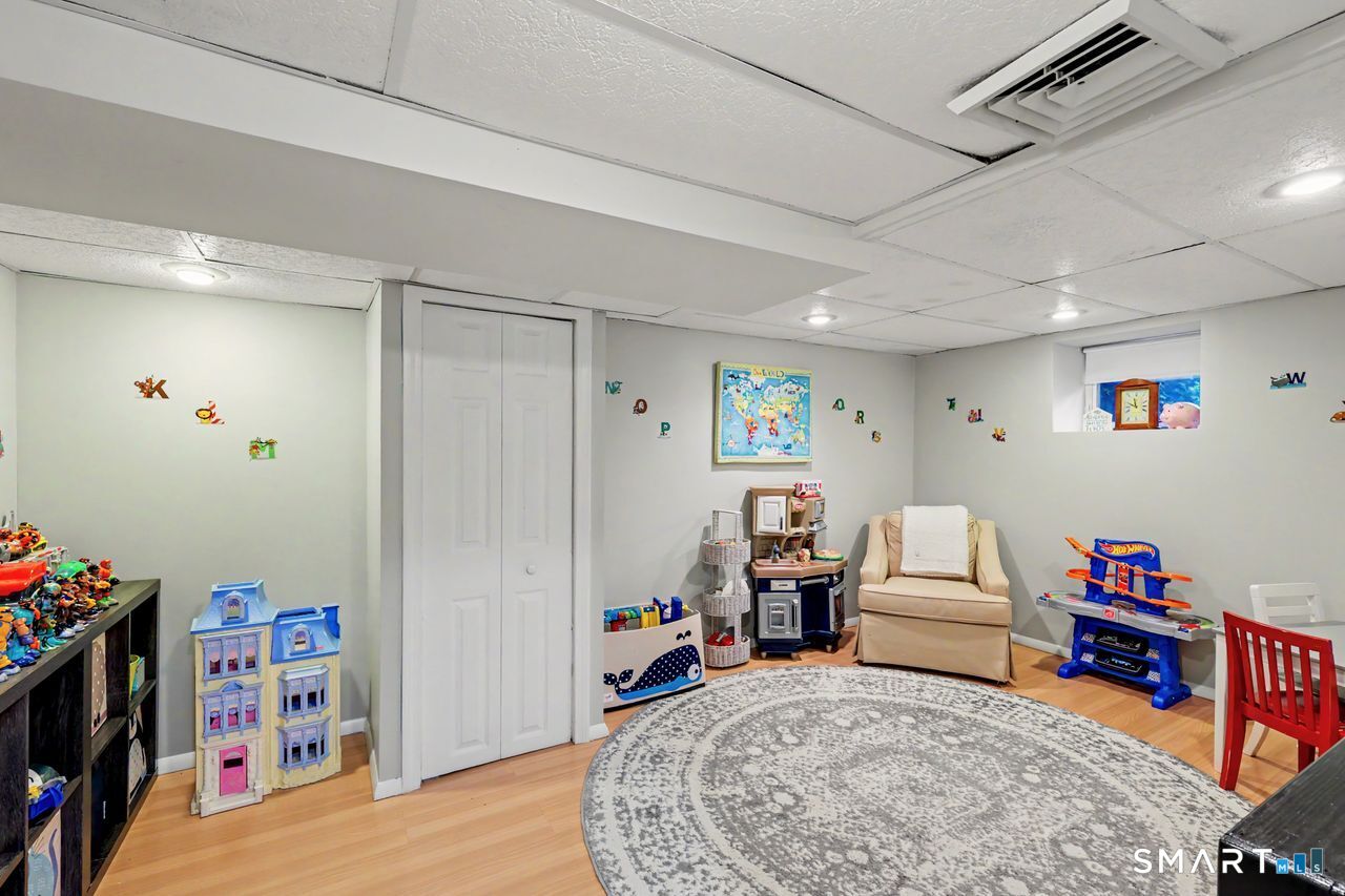 427 Reef Road Fairfield CT 06824