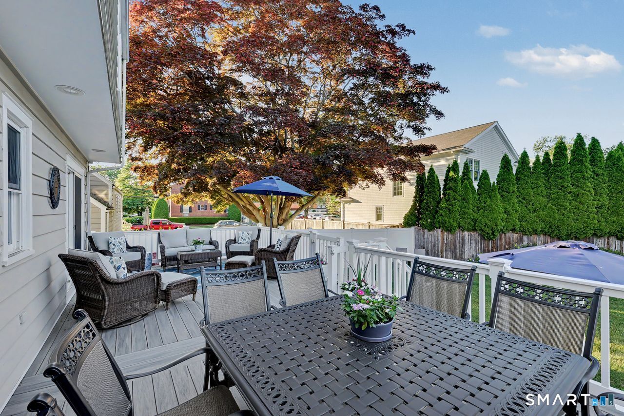 427 Reef Road Fairfield CT 06824