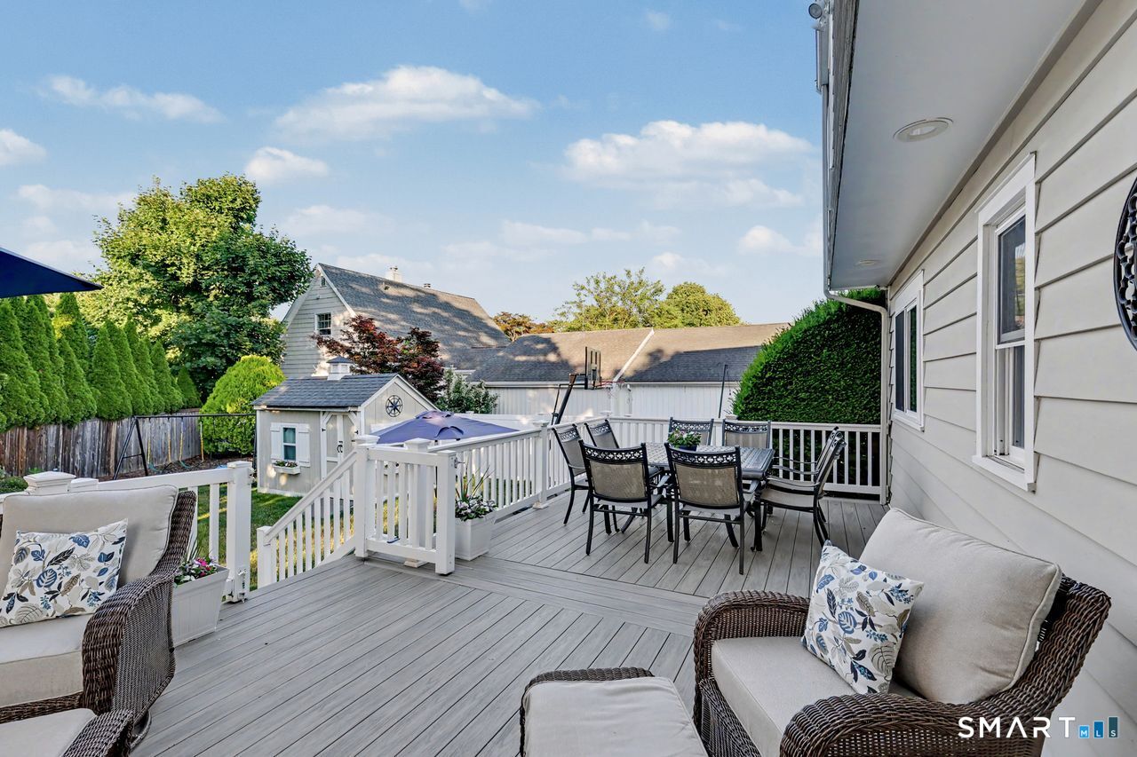 427 Reef Road Fairfield CT 06824