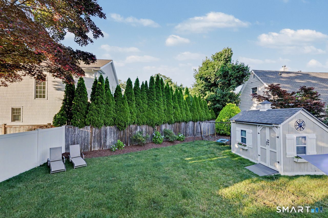 427 Reef Road Fairfield CT 06824