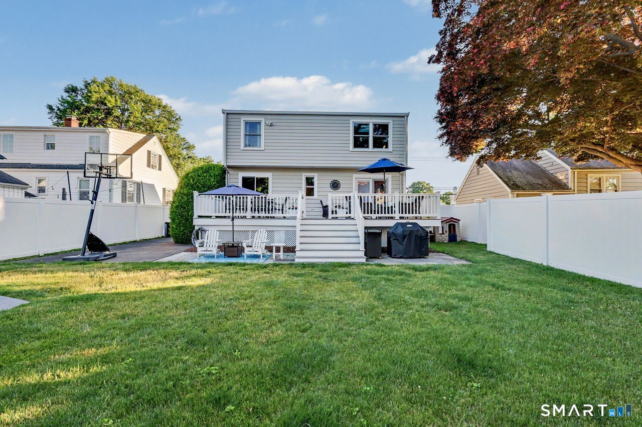 427 Reef Road Fairfield CT 06824