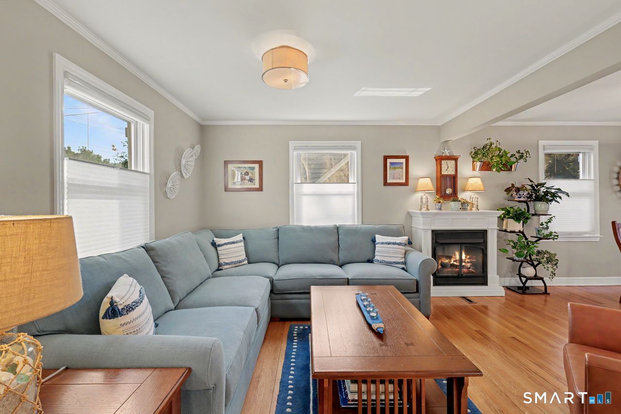 427 Reef Road Fairfield CT 06824