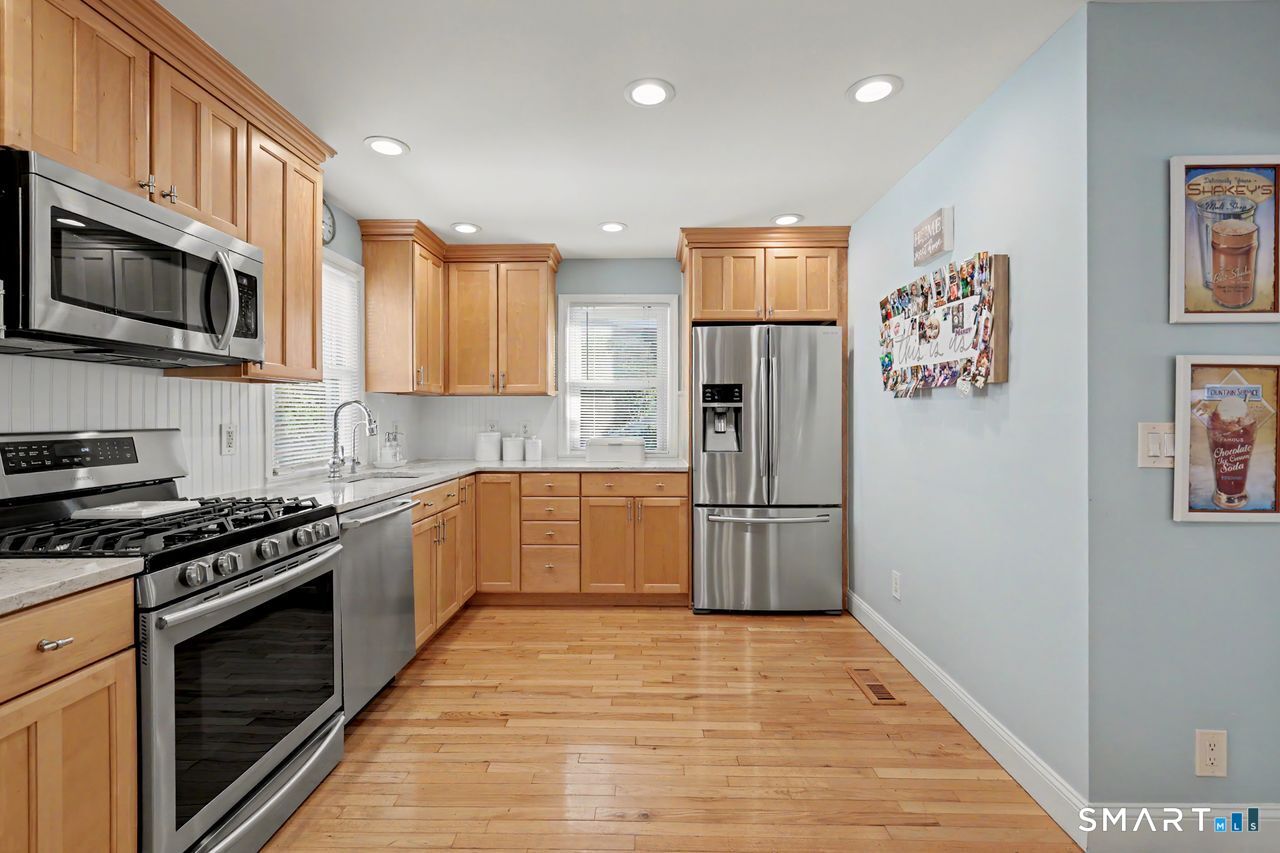 427 Reef Road Fairfield CT 06824