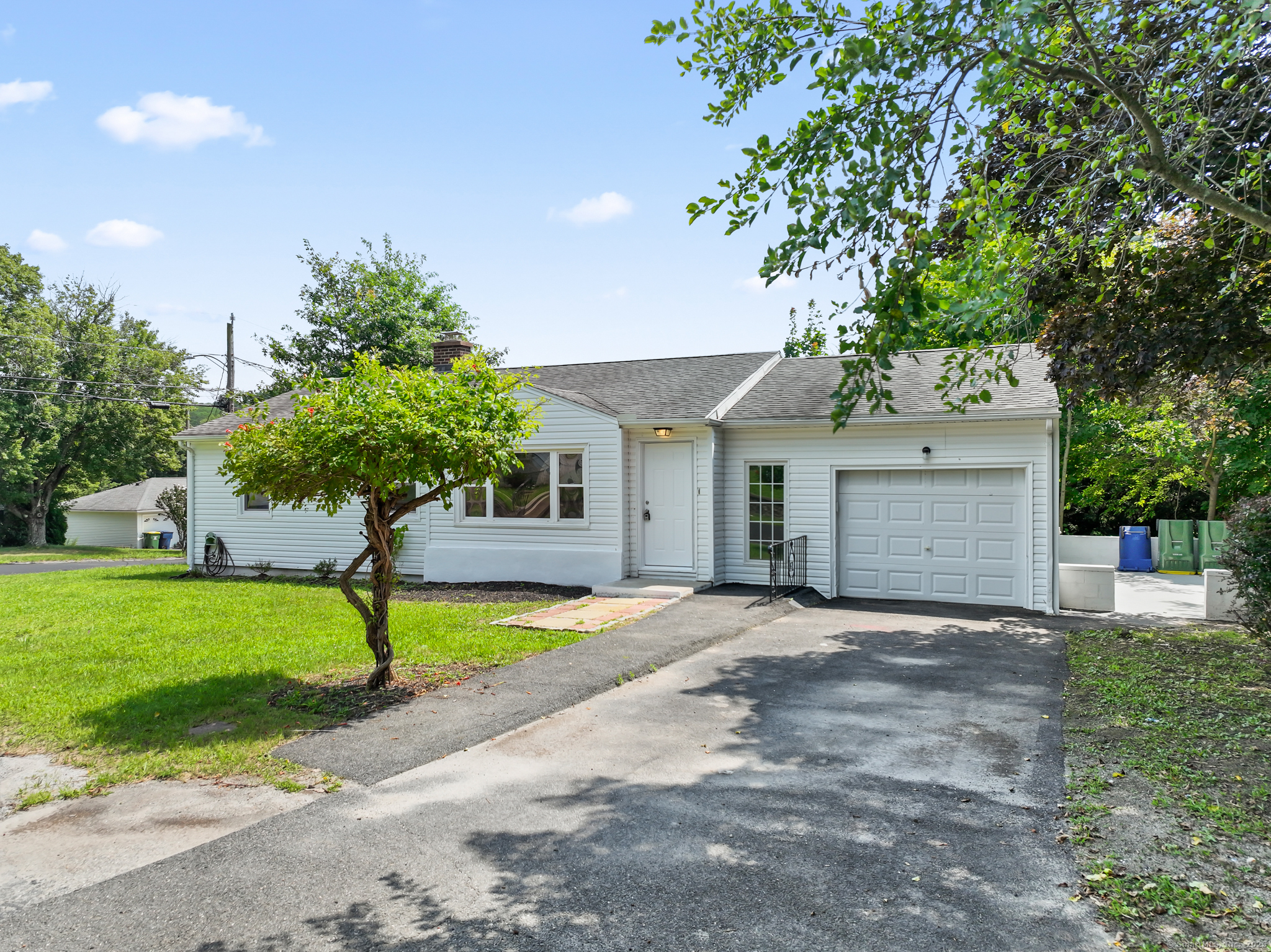 24 Holiday Hill Waterbury CT 06704