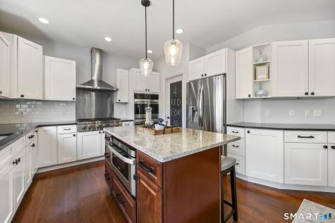 4 Red Fox Court New Fairfield CT 06812
