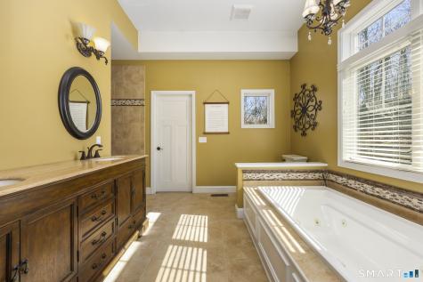 4 Red Fox Court New Fairfield CT 06812