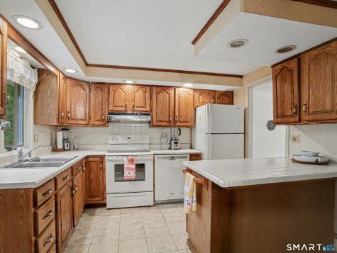 5 Leighton Court North Haven CT 06473