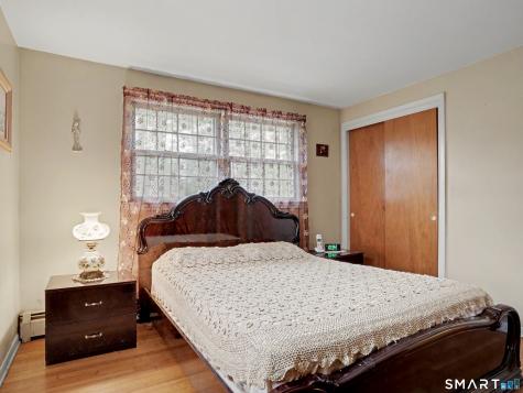 5 Leighton Court North Haven CT 06473
