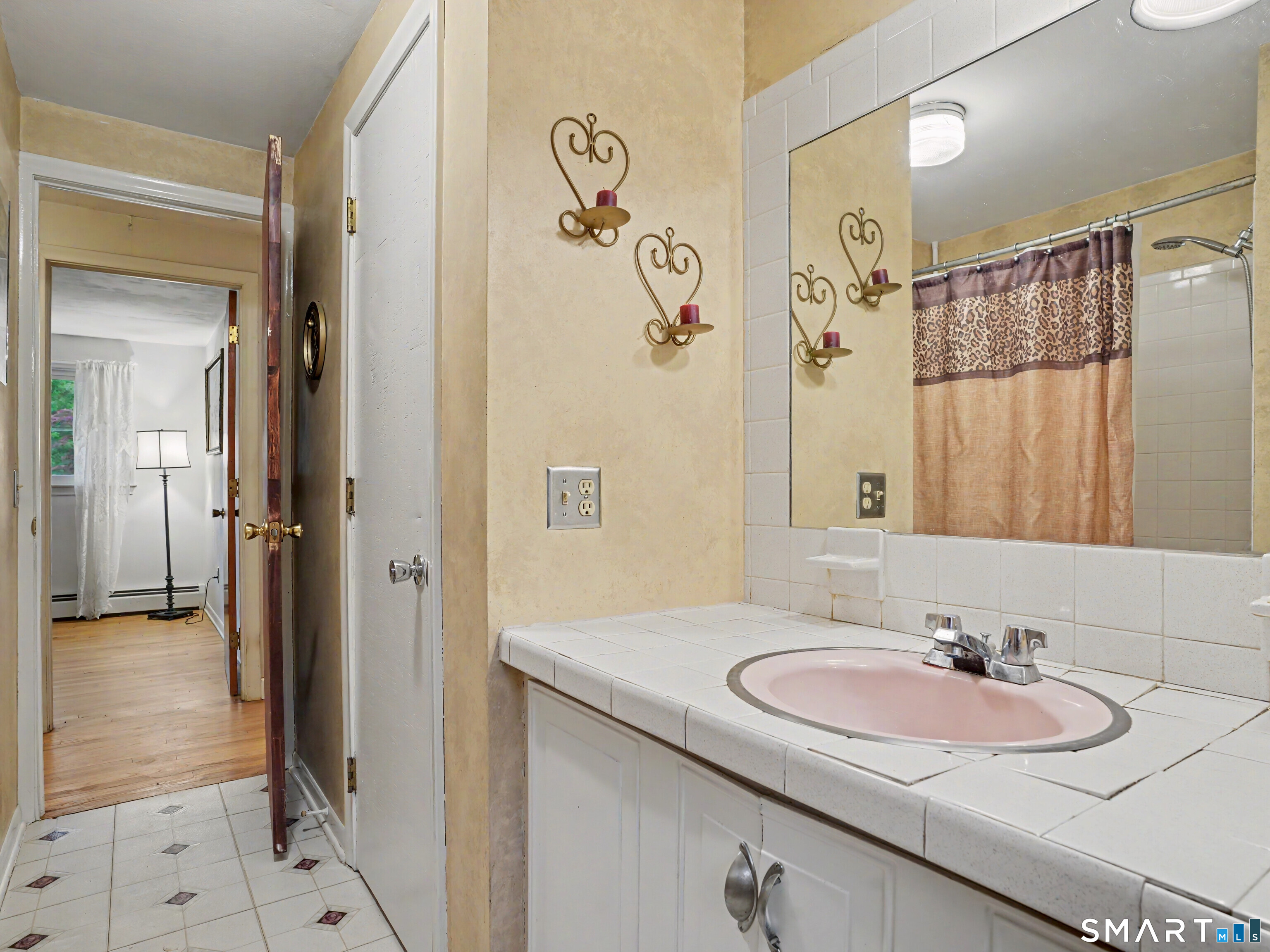 5 Leighton Court North Haven CT 06473