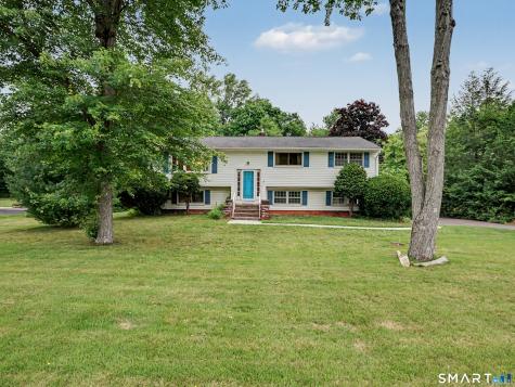 5 Leighton Court North Haven CT 06473
