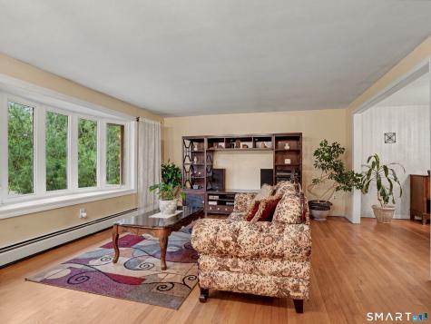 5 Leighton Court North Haven CT 06473