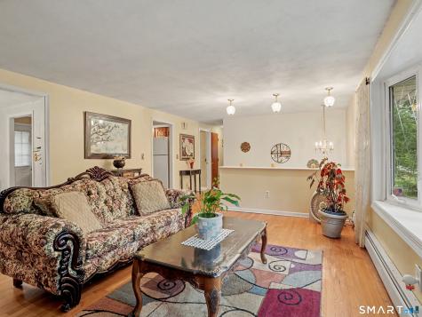 5 Leighton Court North Haven CT 06473