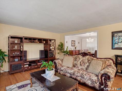 5 Leighton Court North Haven CT 06473