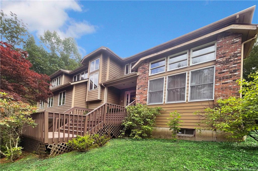 20 Windwood Road Brookfield CT 06804