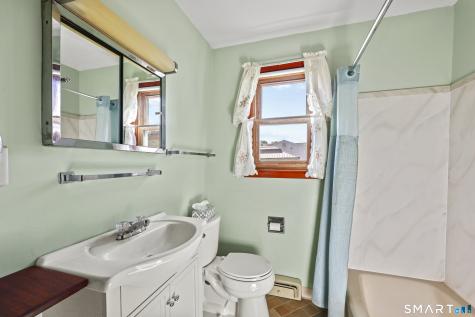 2 Earle Street Portland CT 06480