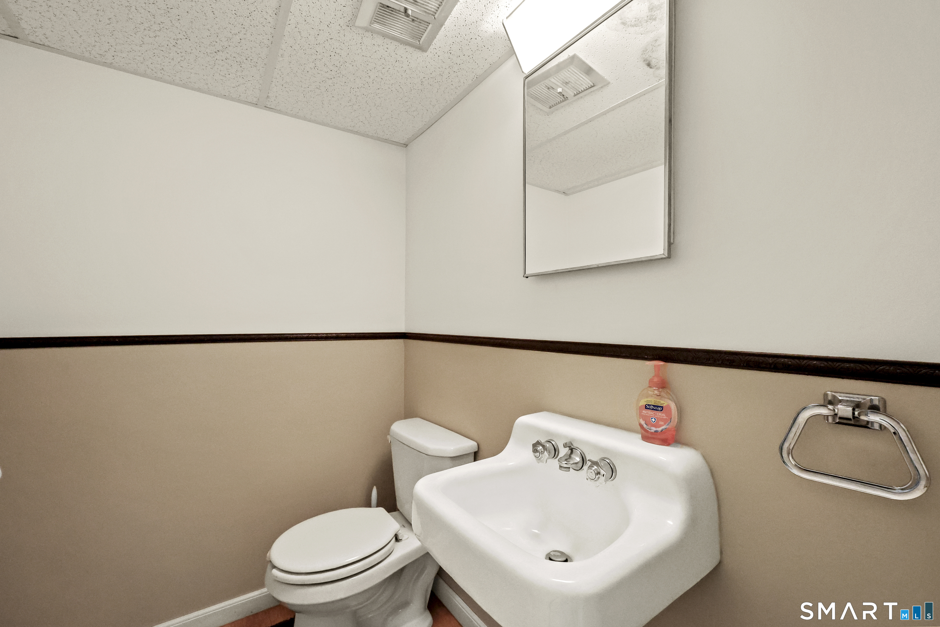 2 Earle Street Portland CT 06480