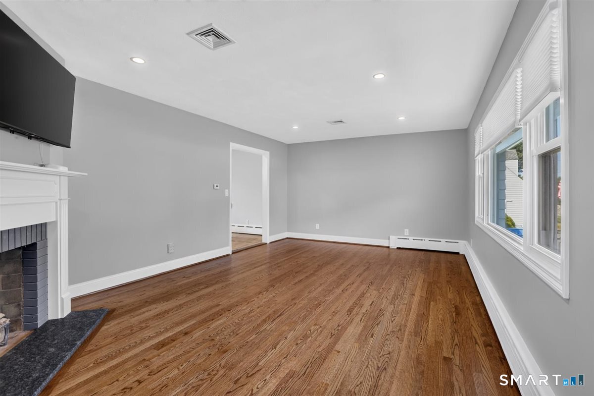 366 Hackmatack Street Manchester CT 06040