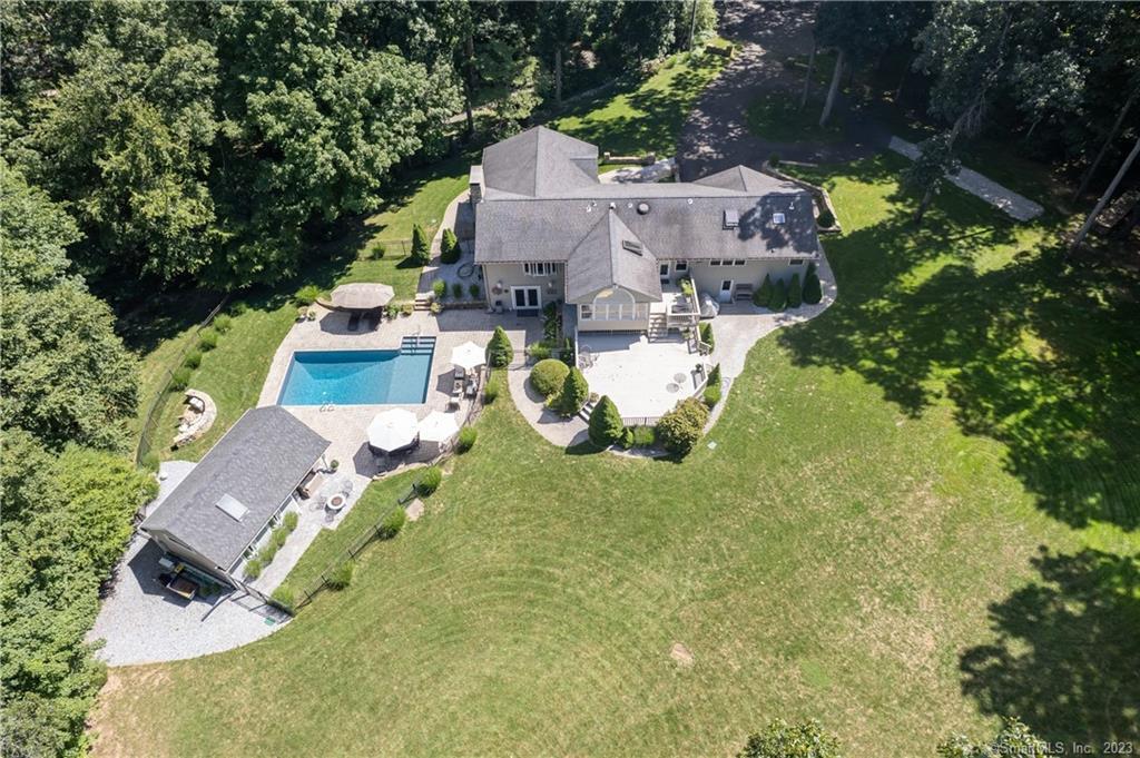 305 Mungertown Road Madison CT 06443