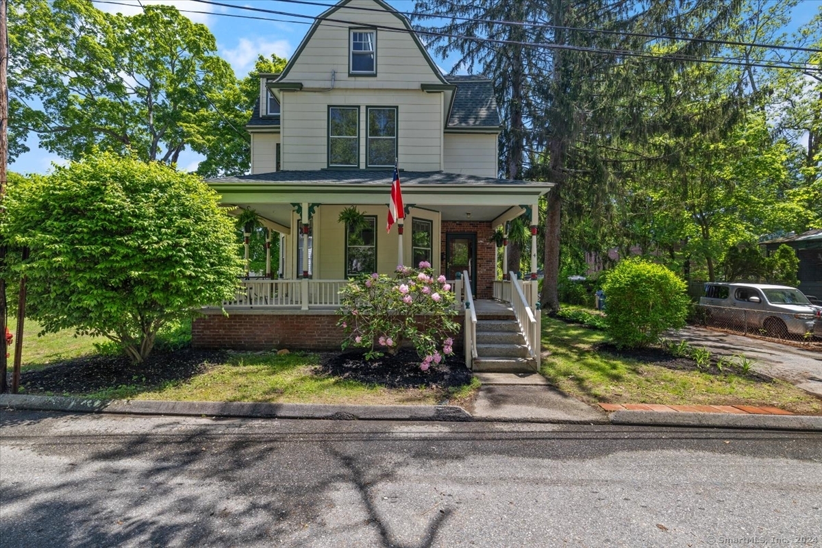 4 Washington Place Norwich CT 06360