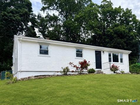 51 Beechwood Road Montville CT 06370