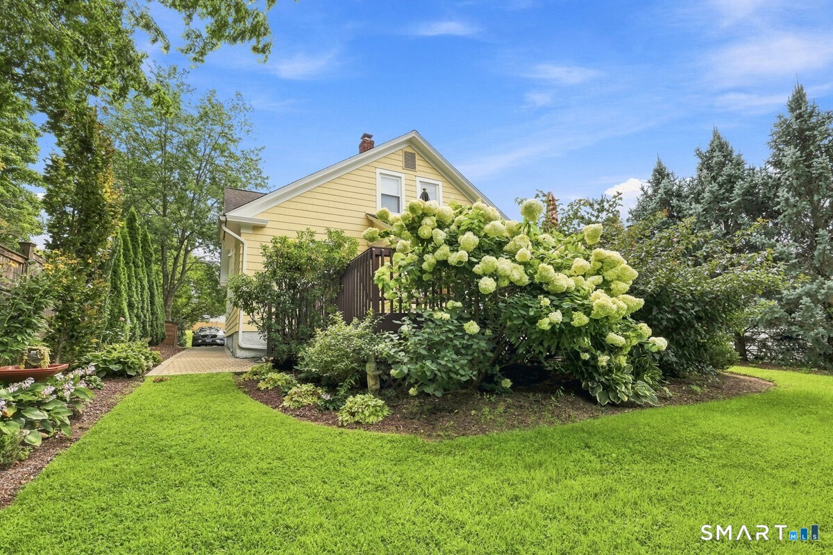 Stonehouse Road Trumbull CT 06611