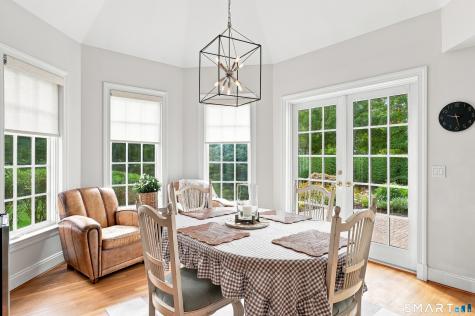 9 Whitehall Court Middlebury CT 06762