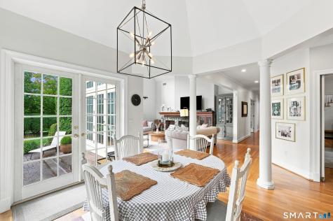 9 Whitehall Court Middlebury CT 06762