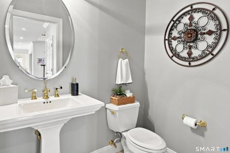 9 Whitehall Court Middlebury CT 06762
