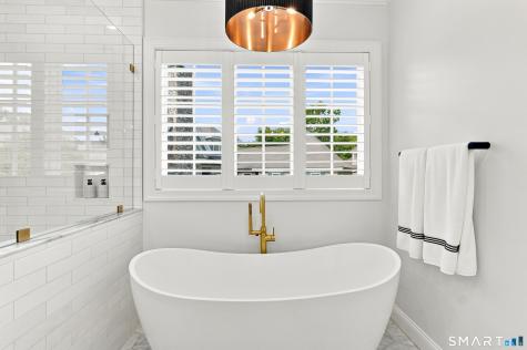 9 Whitehall Court Middlebury CT 06762