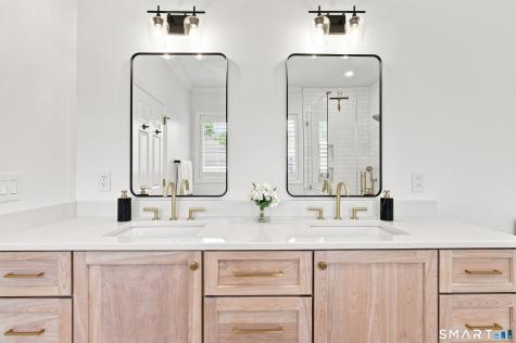 9 Whitehall Court Middlebury CT 06762