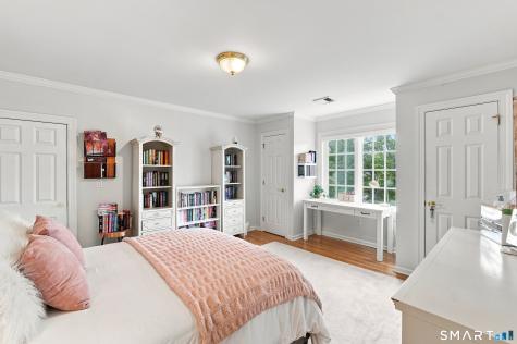 9 Whitehall Court Middlebury CT 06762