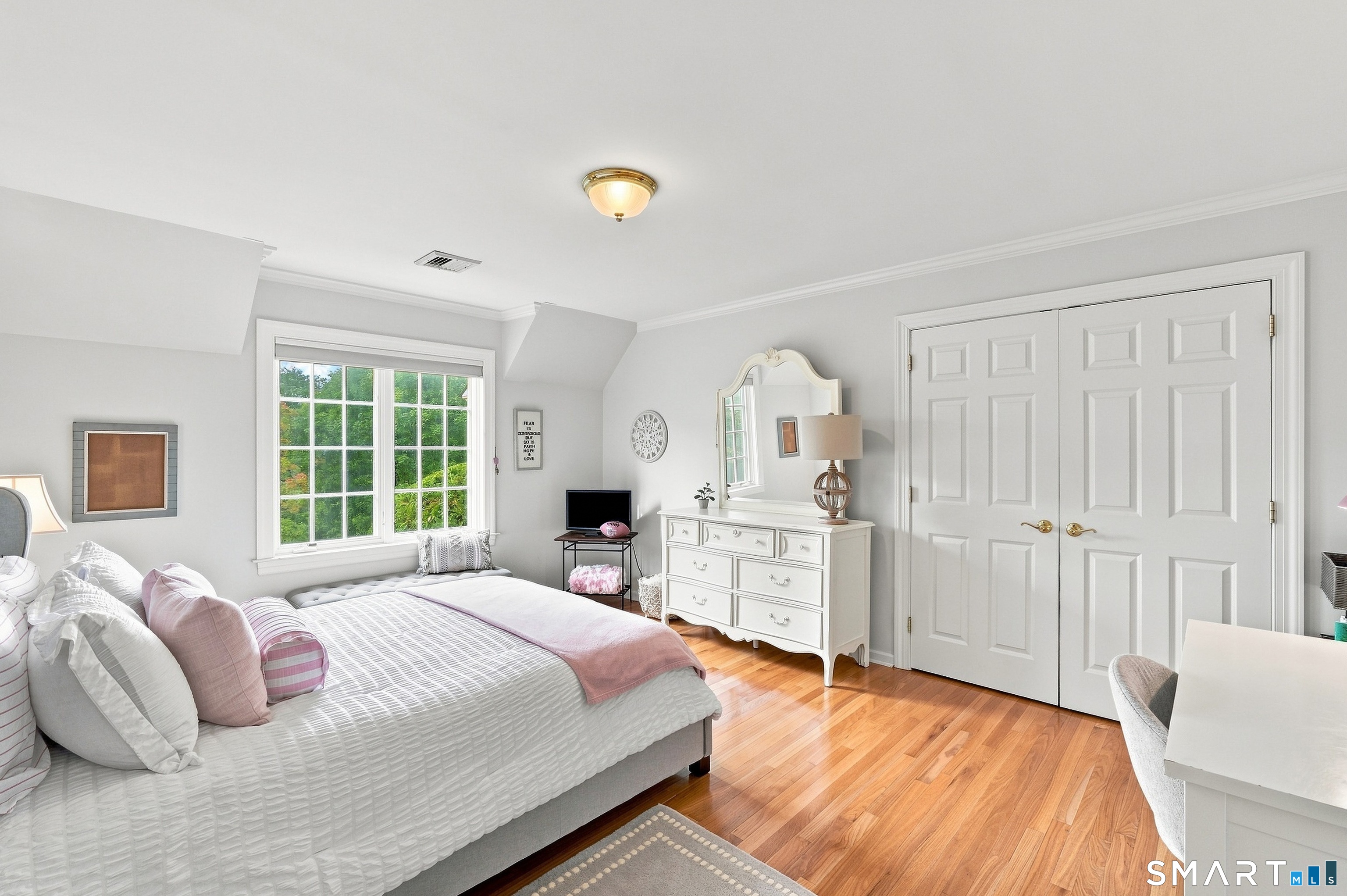 9 Whitehall Court Middlebury CT 06762