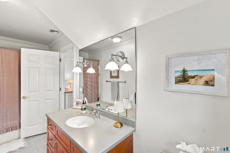 9 Whitehall Court Middlebury CT 06762