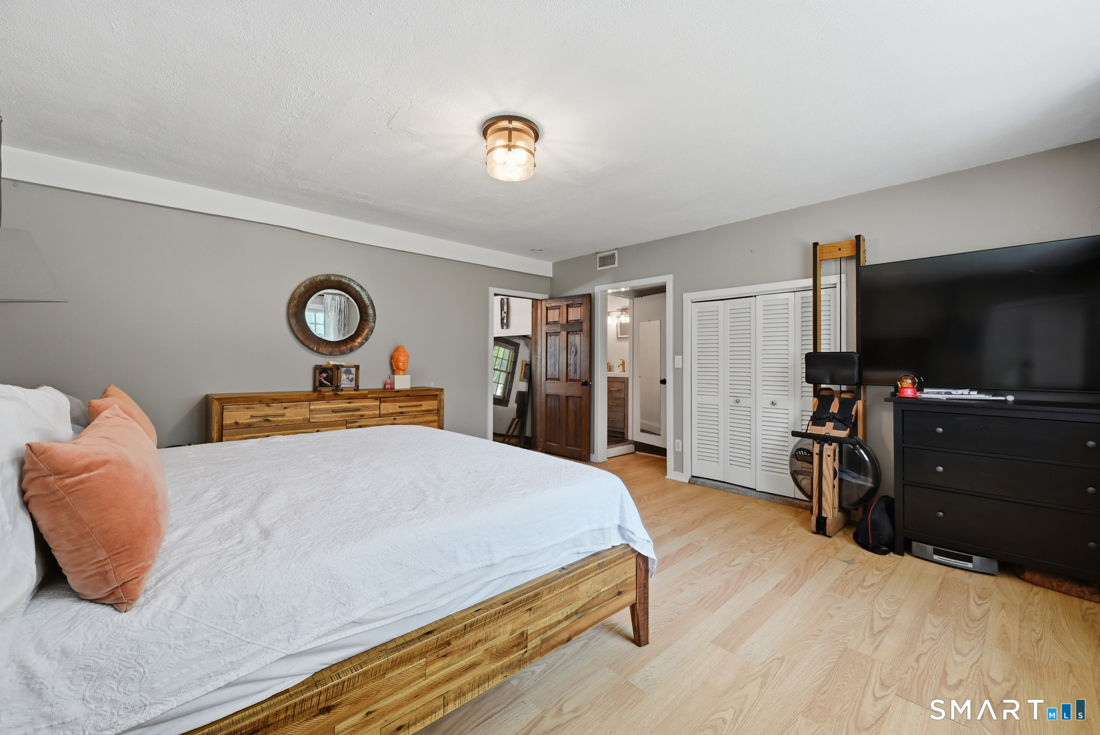 2196 North Benson Road Fairfield CT 06824
