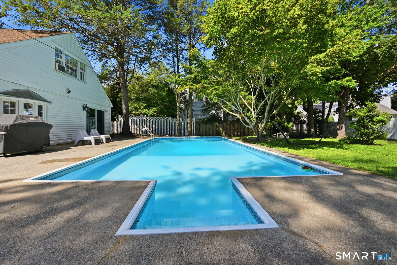 2196 North Benson Road Fairfield CT 06824