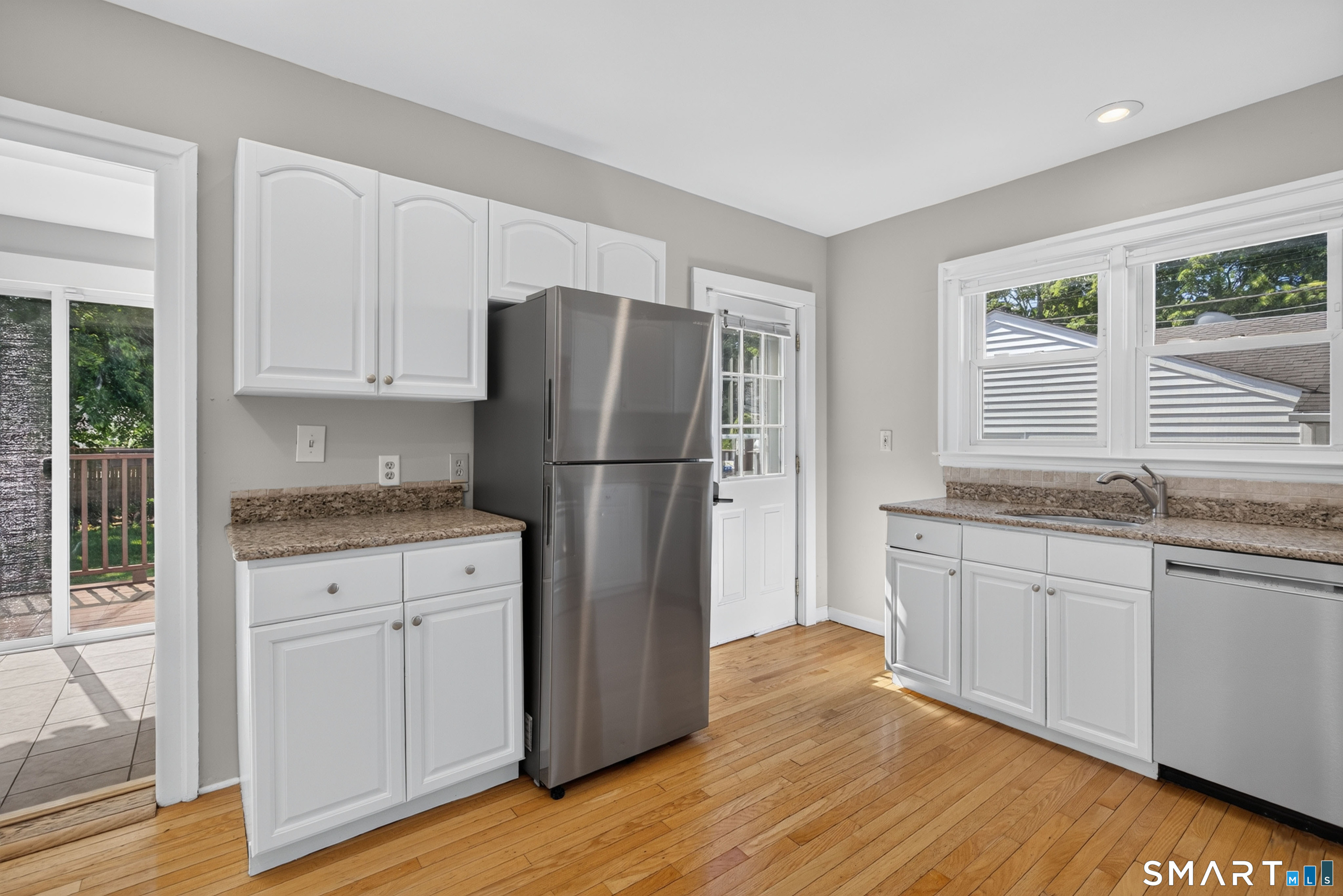 511 Thompson Avenue East Haven CT 06512