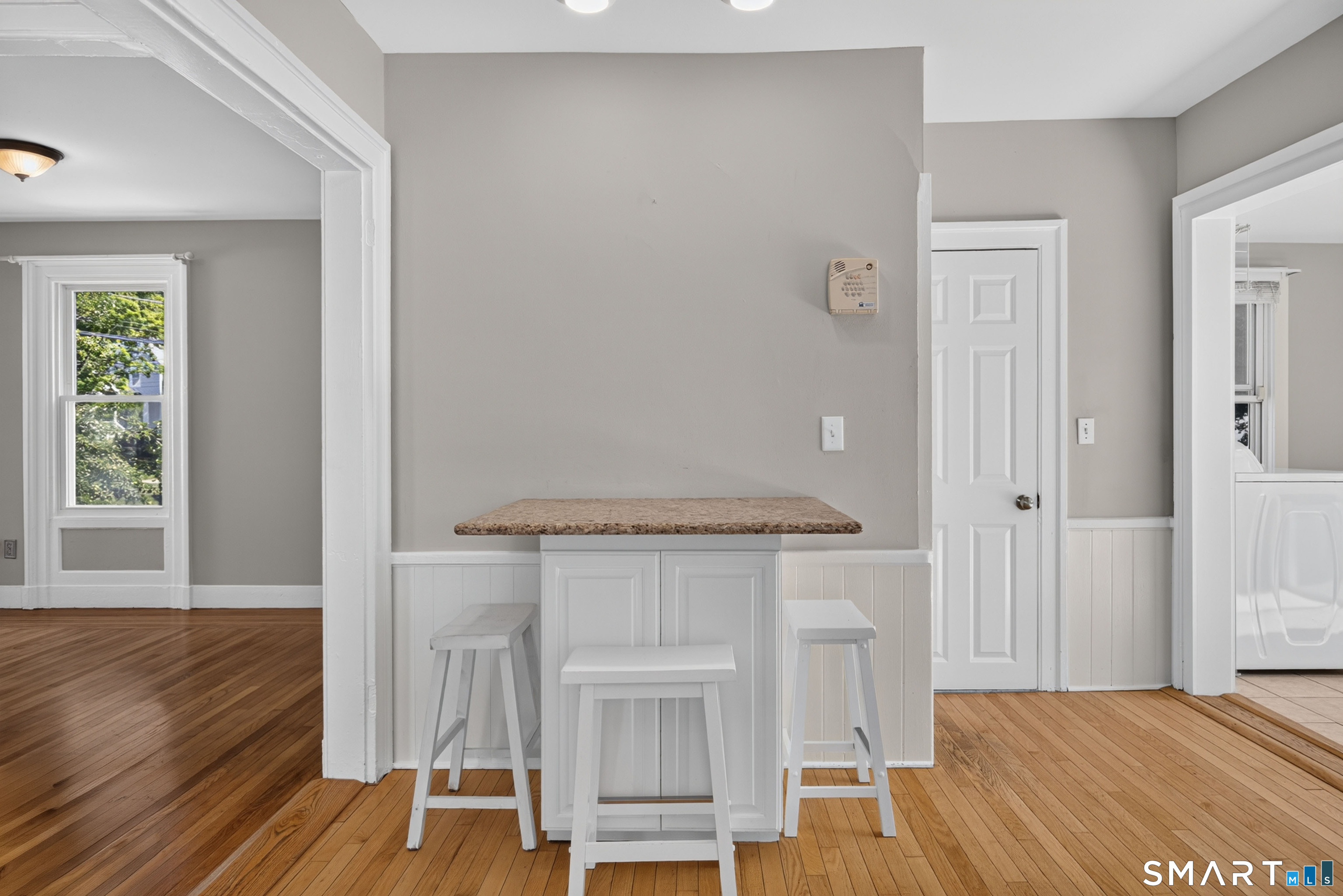 511 Thompson Avenue East Haven CT 06512