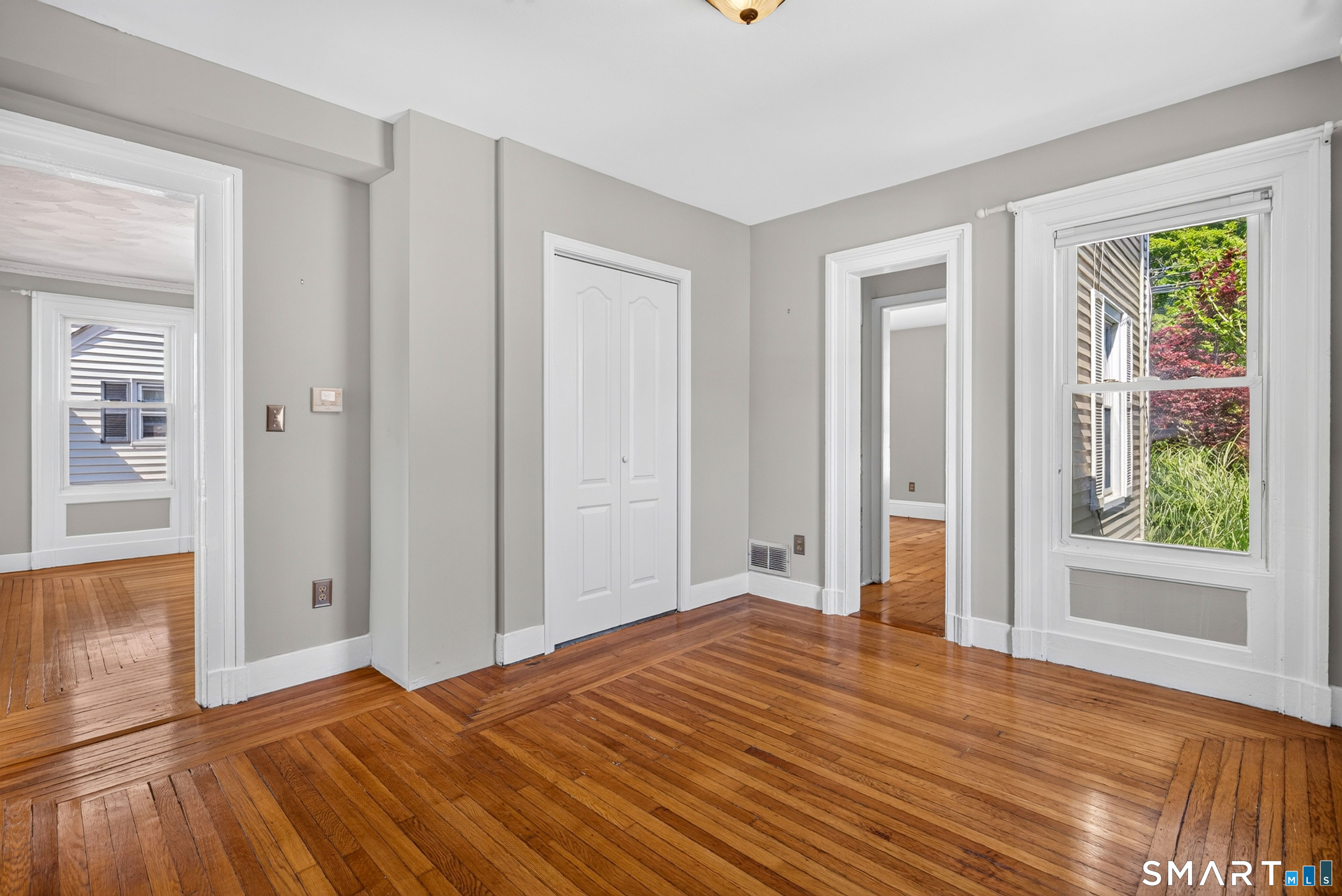 511 Thompson Avenue East Haven CT 06512