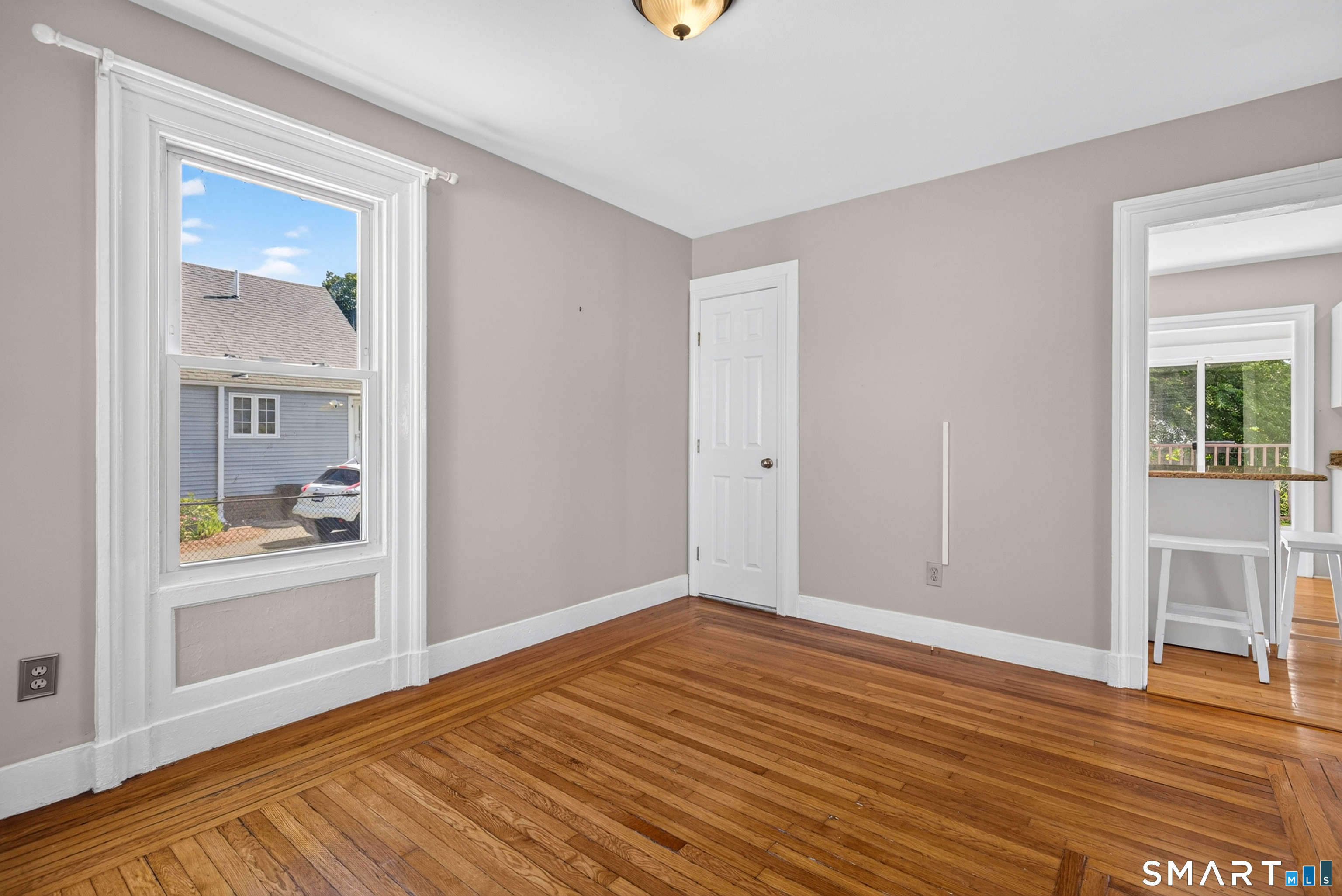 511 Thompson Avenue East Haven CT 06512