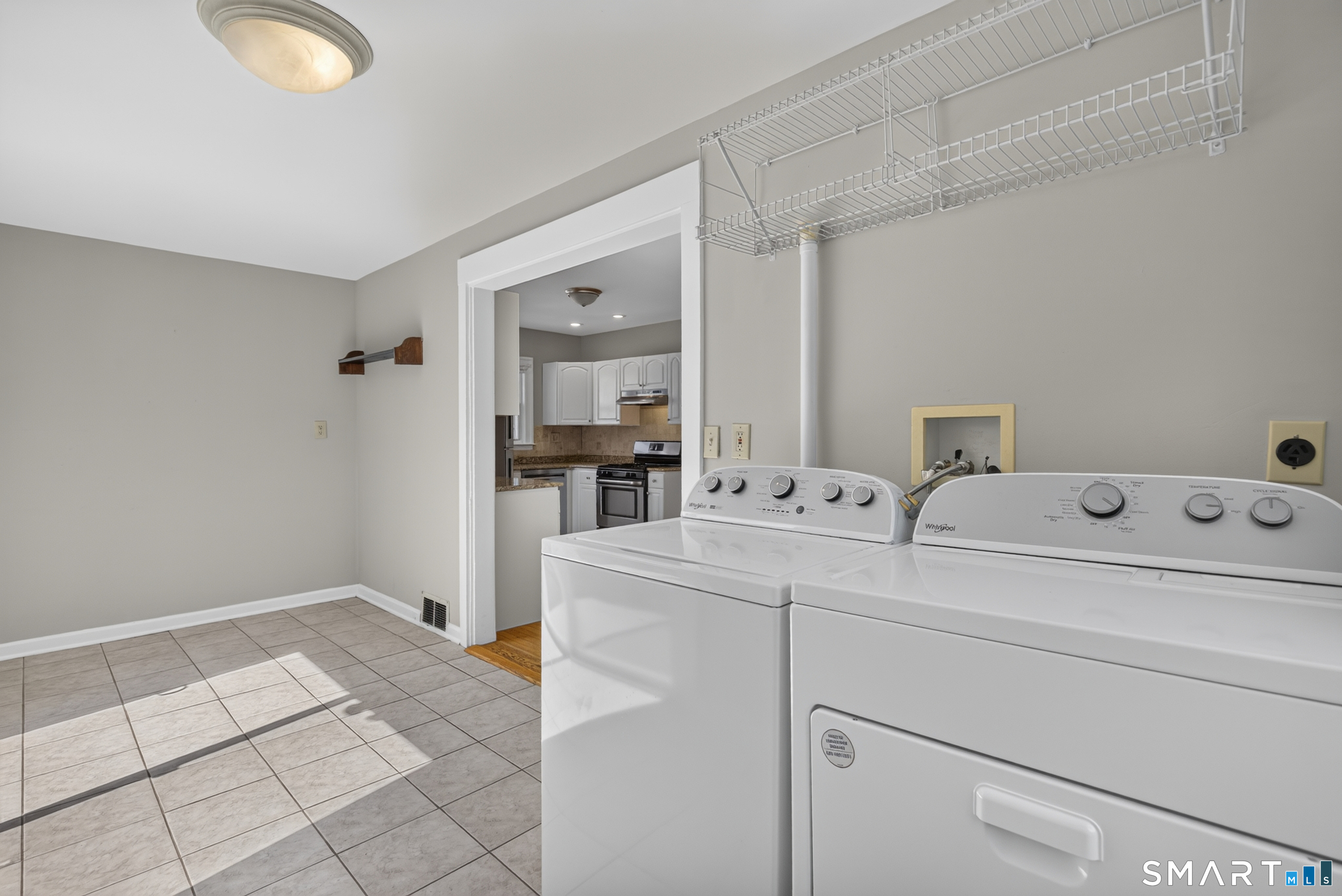 511 Thompson Avenue East Haven CT 06512