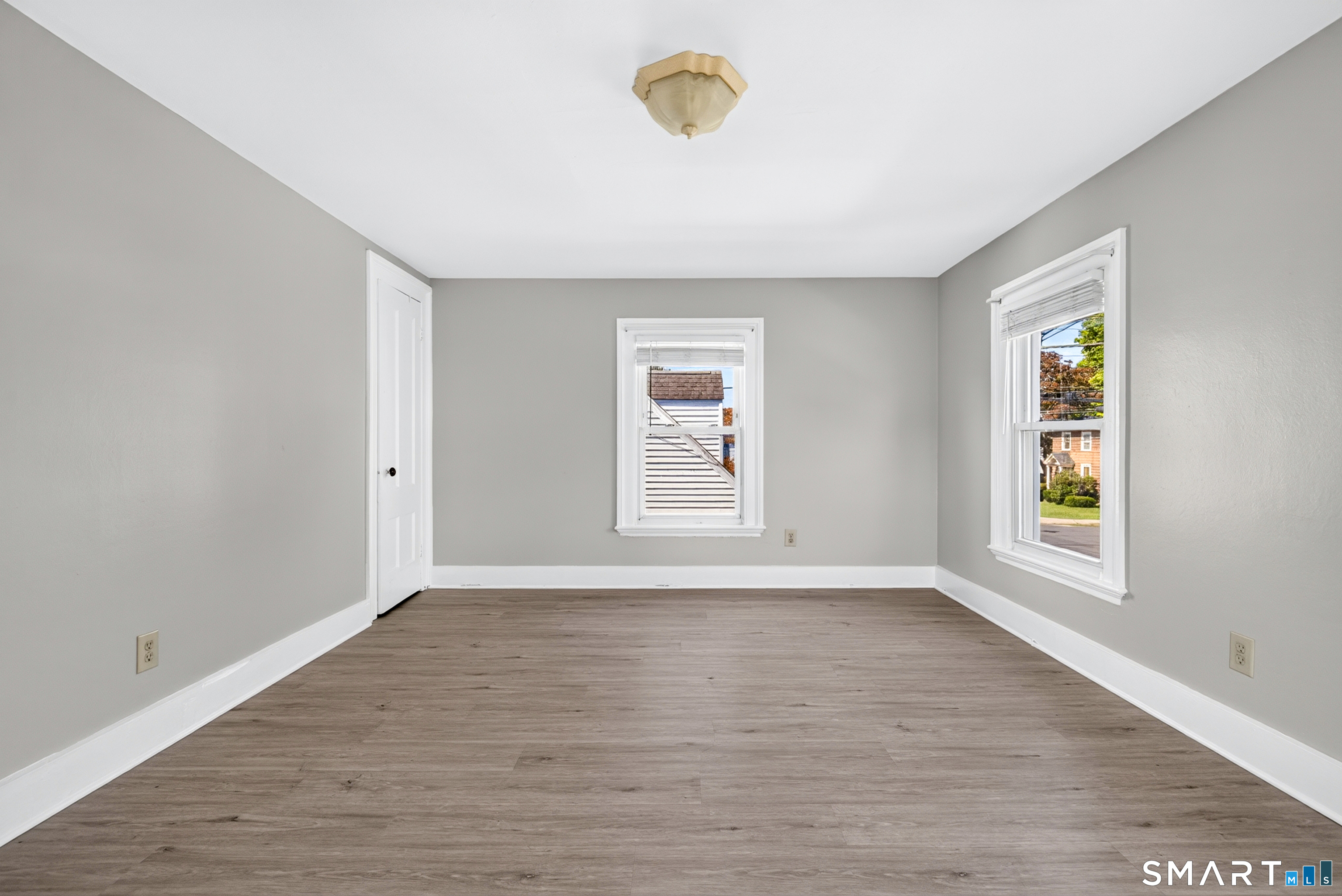 511 Thompson Avenue East Haven CT 06512