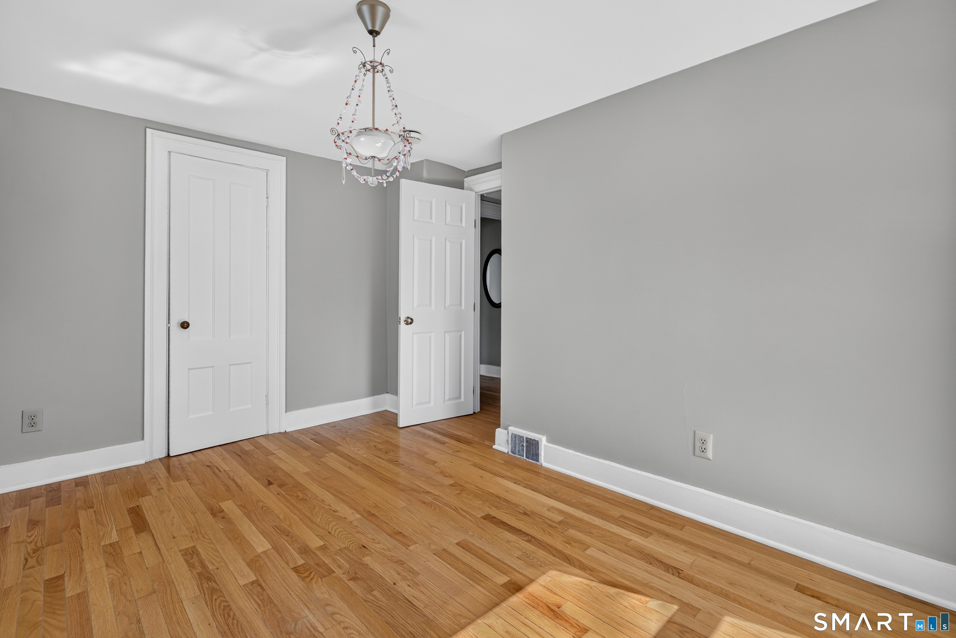 511 Thompson Avenue East Haven CT 06512