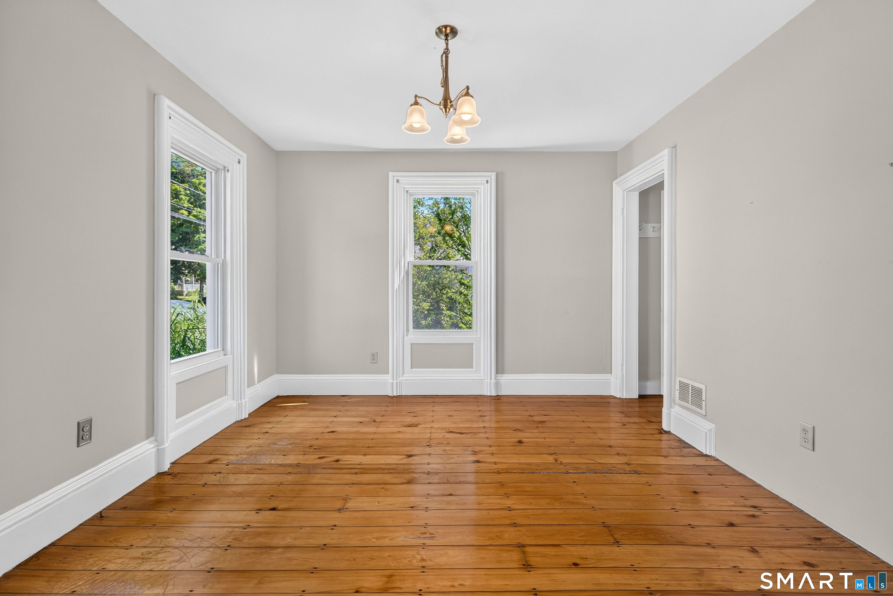 511 Thompson Avenue East Haven CT 06512