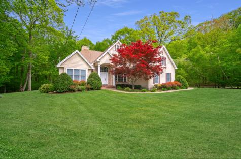 42 North Woods Road Hamden CT 06518