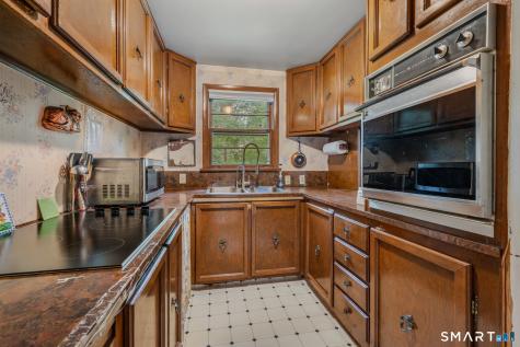 4 Marilyn Road Waterford CT 06385